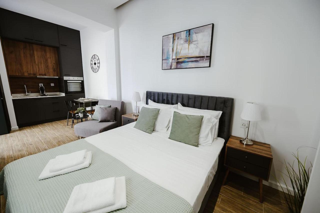 M & N Guesthouse Волос Екстер'єр фото