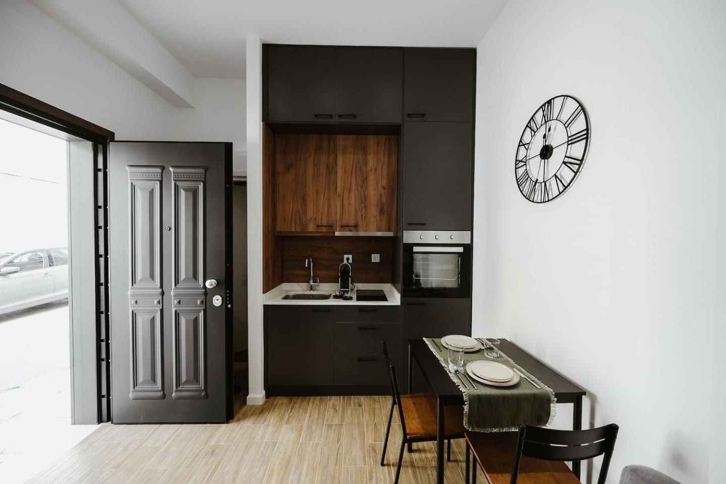 M & N Guesthouse Волос Екстер'єр фото